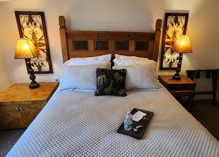 Lily Creek Lodge